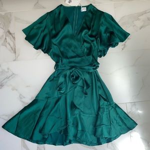 Wrap Dress Selfie Leslie